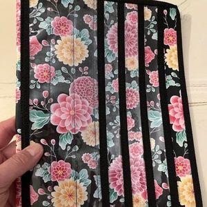 MAGAZINE & TRACT FOLDER, CARNATIONS, Jehovah’s Witnesses